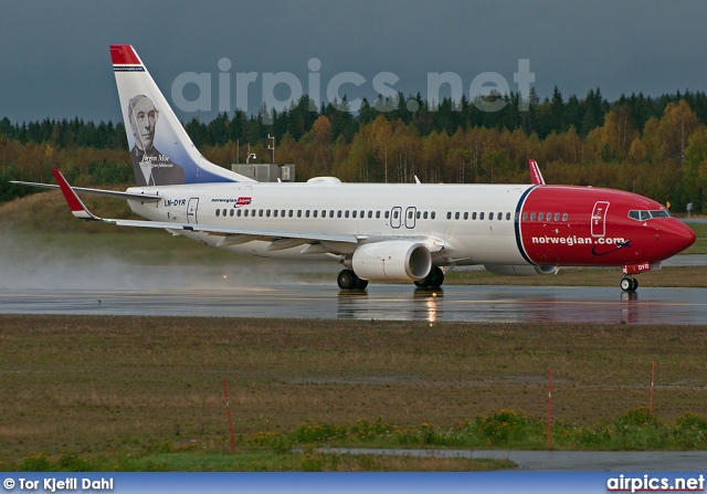 LN-DYR, Boeing 737-800, Norwegian Air Shuttle