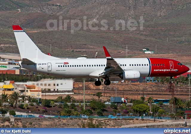 LN-DYX, Boeing 737-800, Norwegian Air Shuttle