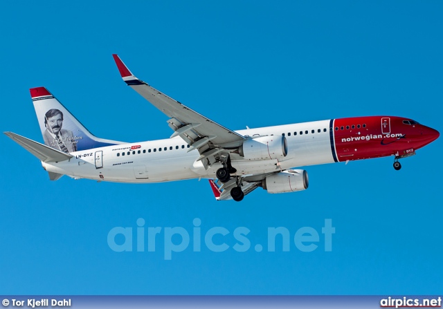 LN-DYZ, Boeing 737-800, Norwegian Air Shuttle