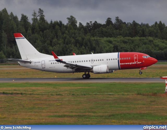 LN-KHC, Boeing 737-300, Norwegian Air Shuttle