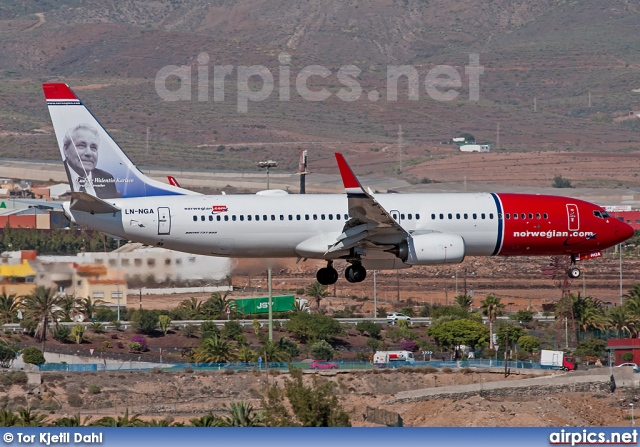 LN-NGA, Boeing 737-800, Norwegian Air Shuttle