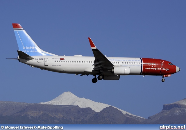 LN-NGE, Boeing 737-800, Norwegian Air Shuttle