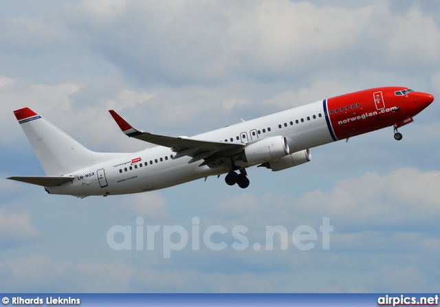 LN-NGX, Boeing 737-800, Norwegian Air Shuttle