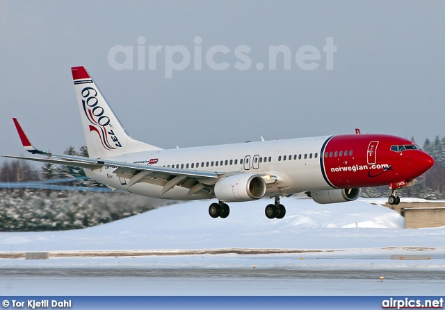 LN-NOL, Boeing 737-800, Norwegian Air Shuttle