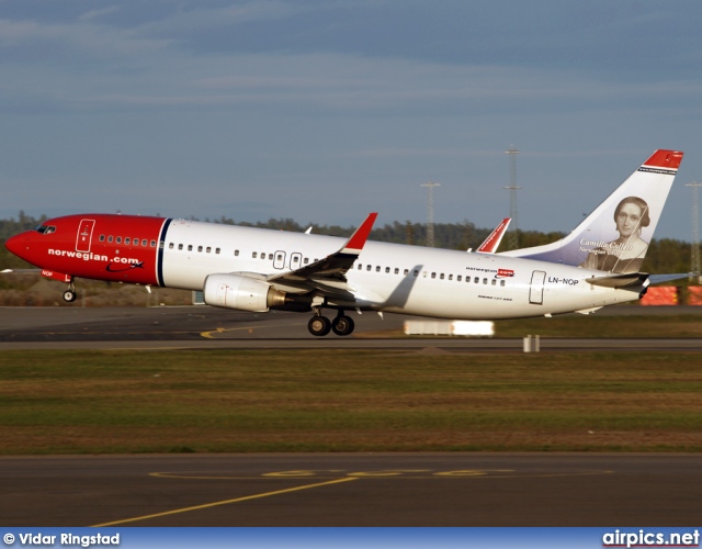 LN-NOP, Boeing 737-800, Norwegian Air Shuttle