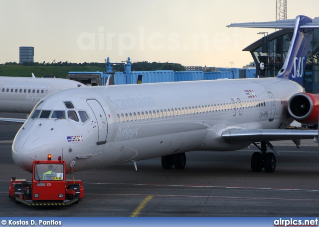 LN-RML, McDonnell Douglas MD-82, Scandinavian Airlines System (SAS)