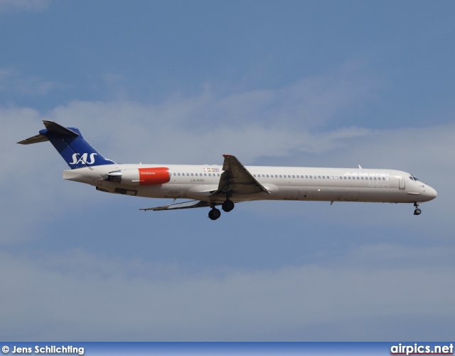 LN-RMO, McDonnell Douglas MD-82, Scandinavian Airlines System (SAS)