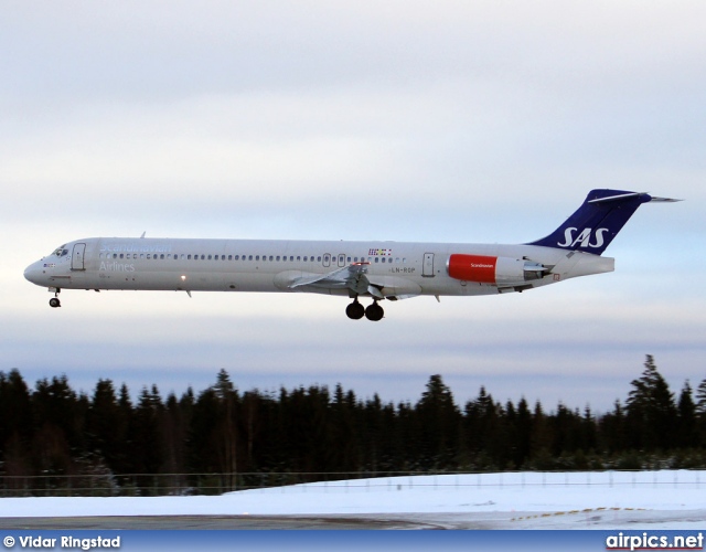 LN-ROP, McDonnell Douglas MD-82, Scandinavian Airlines System (SAS)