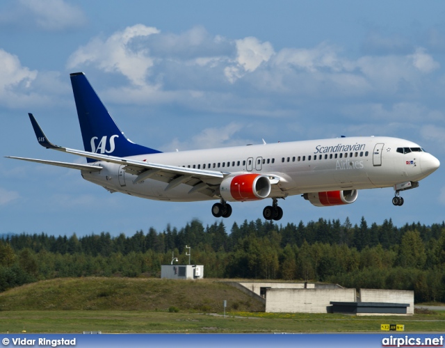 LN-RRF, Boeing 737-800, Scandinavian Airlines System (SAS)
