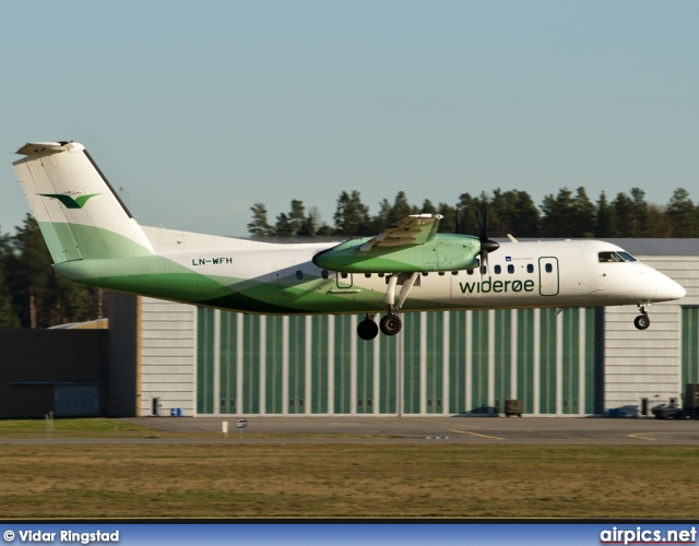 LN-WFH, De Havilland Canada DHC-8-300 Dash 8, Wideroe