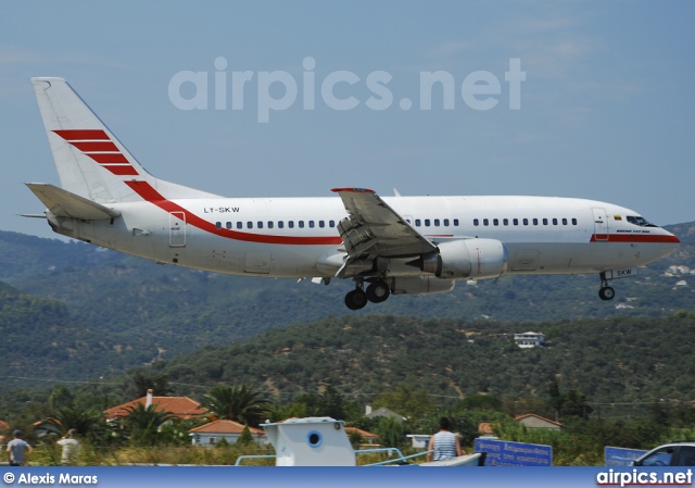 LY-SKW, Boeing 737-300, Aurela