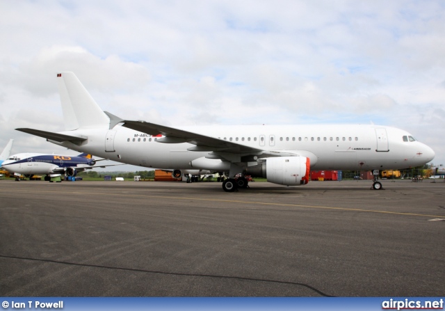 M-ABCS, Airbus A320-200, Untitled