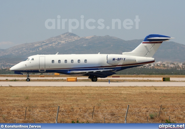 M-BFLY, Bombardier Challenger 300BD-100, Private