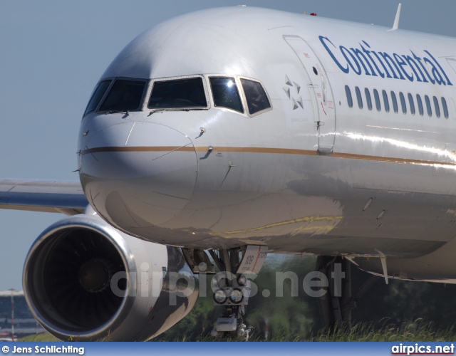 N12109, Boeing 757-200, Continental Airlines