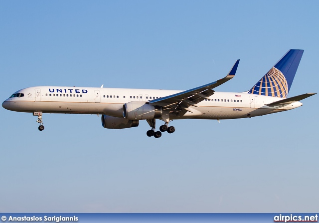 N19136, Boeing 757-200, United Airlines