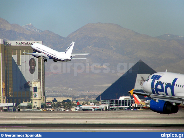 N271LV, Boeing 737-700, Southwest Airlines