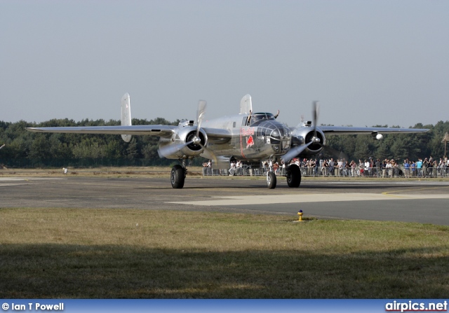 N6173C, North American B-25J Mitchell, Private