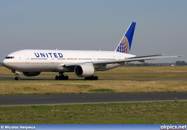 N768UA, Boeing 777-200, United Airlines