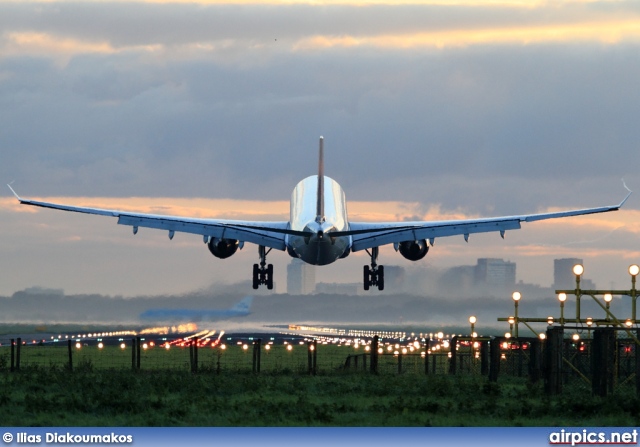 N820NW, Airbus A330-300, Delta Air Lines