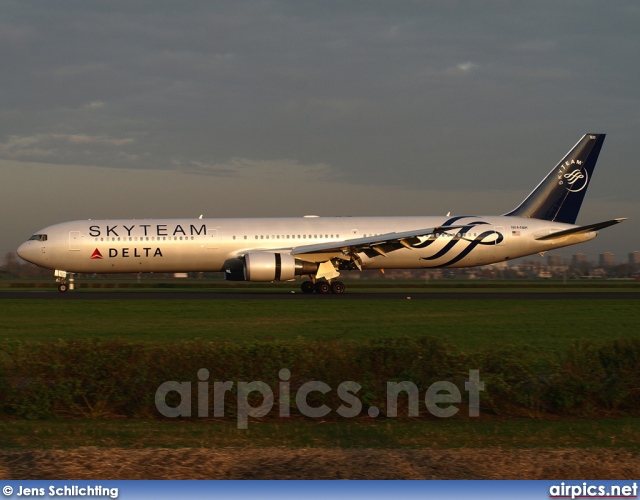 N844MH, Boeing 767-400ER, Delta Air Lines