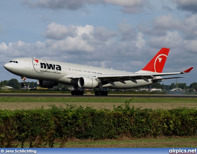 N855NW, Airbus A330-200, Northwest Airlines