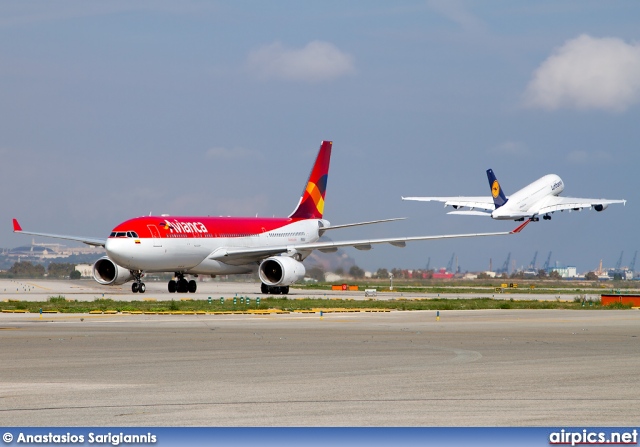 N969AV, Airbus A330-200, Avianca