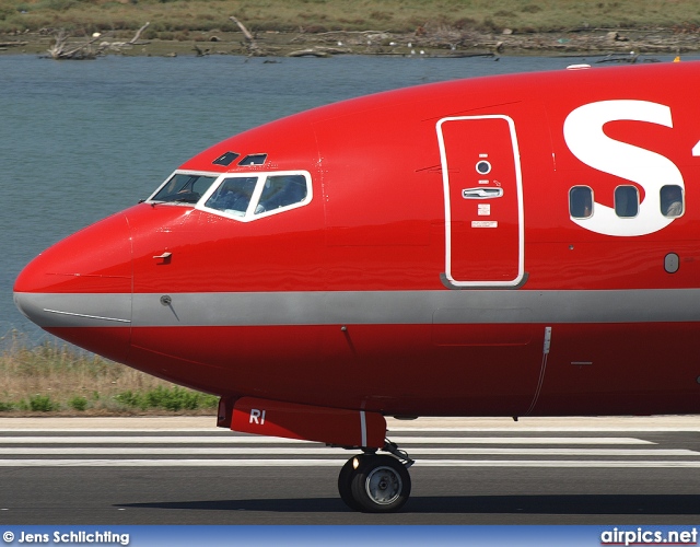 OY-MRI, Boeing 737-700, Sterling Airlines