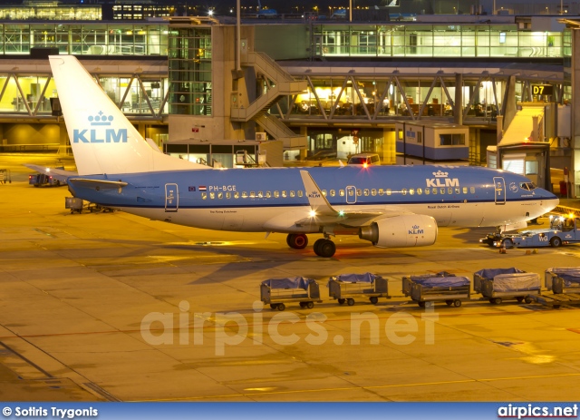 PH-BGE, Boeing 737-700, KLM Royal Dutch Airlines