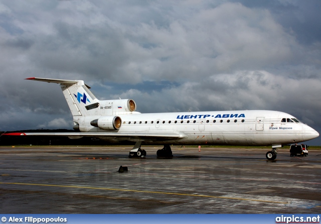 RA-42385, Yakovlev Yak-42-D, Centre-Avia