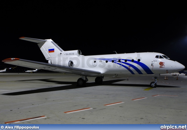 RA-88236, Yakovlev Yak-40, Private