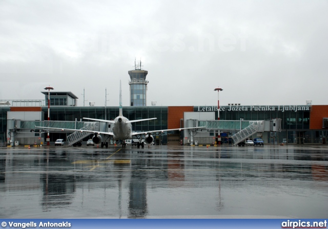 S5-AAC, Airbus A320-200, Adria Airways