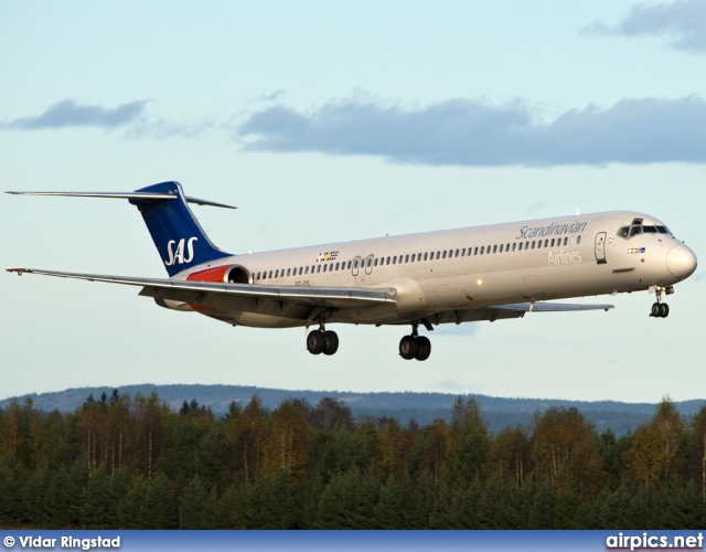 SE-DIL, McDonnell Douglas MD-82, Scandinavian Airlines System (SAS)