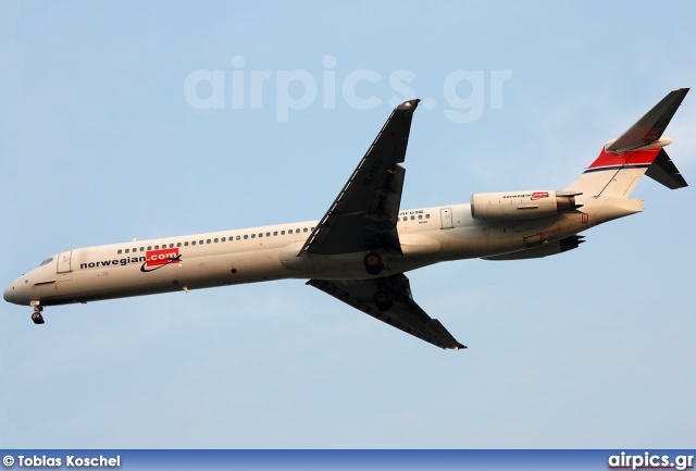 SE-RFD, McDonnell Douglas MD-82, Norwegian Air Shuttle