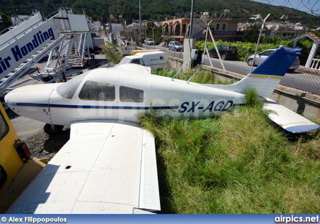 SX-AGD, Piper PA-28-140 Cherokee, Private