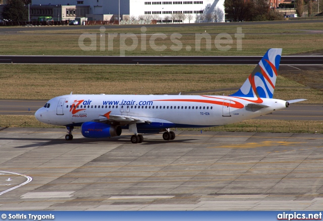 TC-IZA, Airbus A320-200, IZair