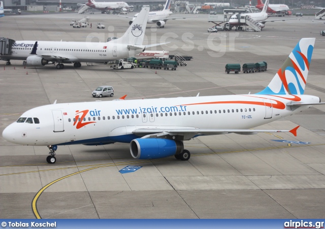 TC-IZL, Airbus A320-200, IZair