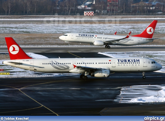TC-JRB, Airbus A321-200, Turkish Airlines
