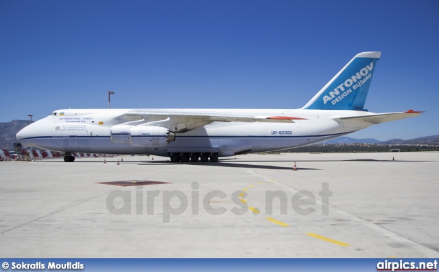 UR-82009, Antonov An-124-100 Ruslan, Antonov