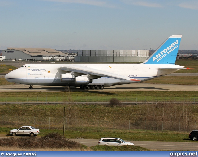 UR-82029, Antonov An-124-100 Ruslan, Antonov