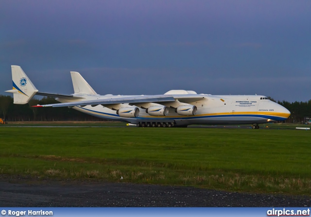 UR-82060, Antonov An-225 Mriya, Antonov