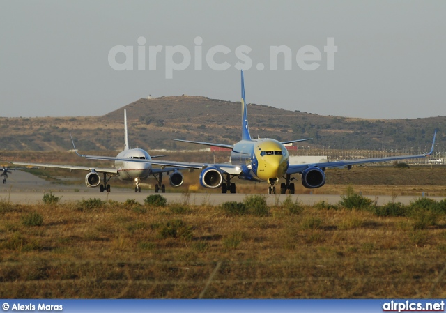 UR-AAM, Boeing 737-500, Aerosvit Airlines