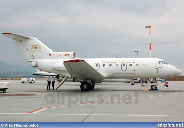 UR-BWF, Yakovlev Yak-40, Dniproavia