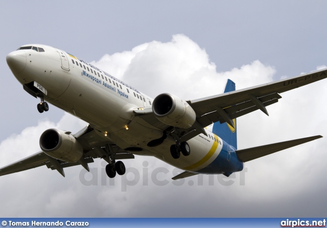 UR-PSA, Boeing 737-800, Ukraine International Airlines