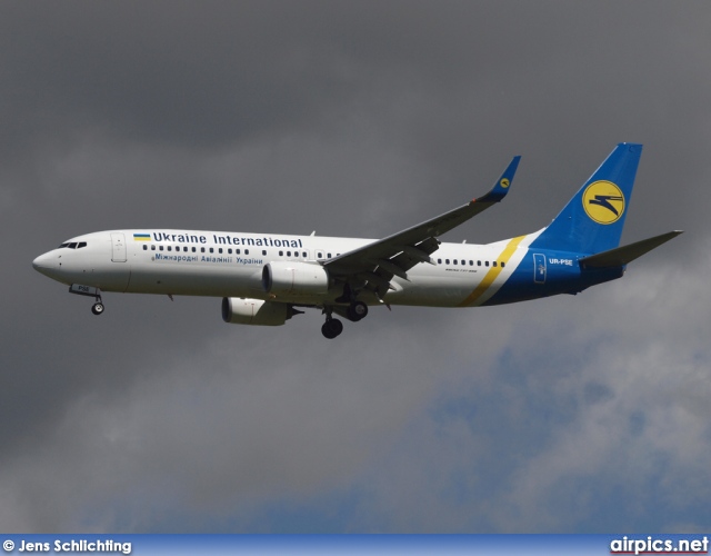 UR-PSE, Boeing 737-800, Ukraine International Airlines