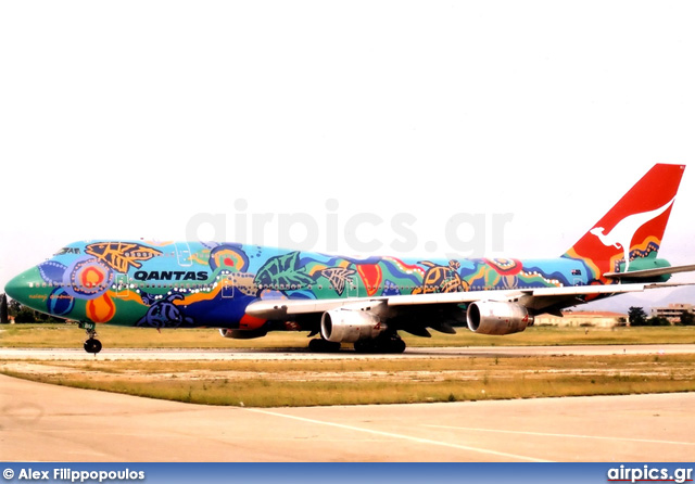 VH-EBU, Boeing 747-300, Qantas