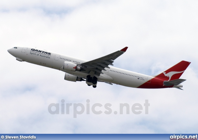 VH-QPH, Airbus A330-300, Qantas