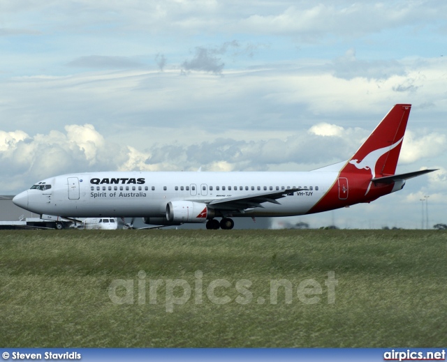 VH-TJY, Boeing 737-400, Qantas