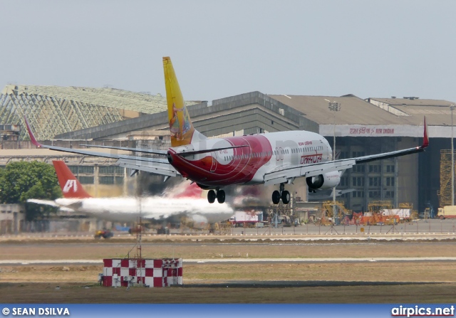 VT-AXU, Boeing 737-800, Air India Express