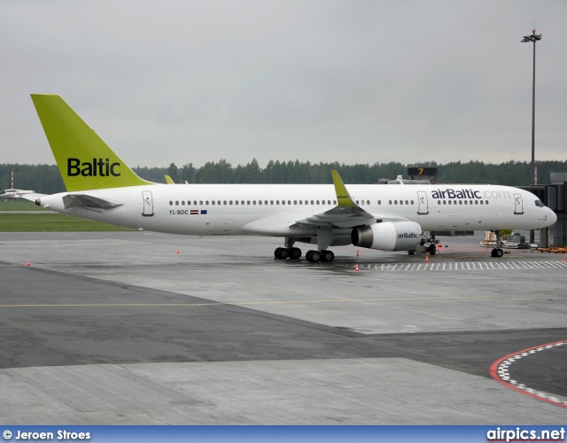 YL-BDC, Boeing 757-200, Air Baltic