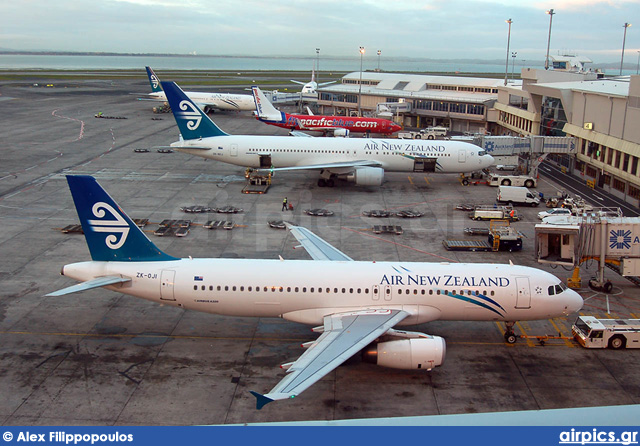 ZK-OJI, Airbus A320-200, Air New Zealand